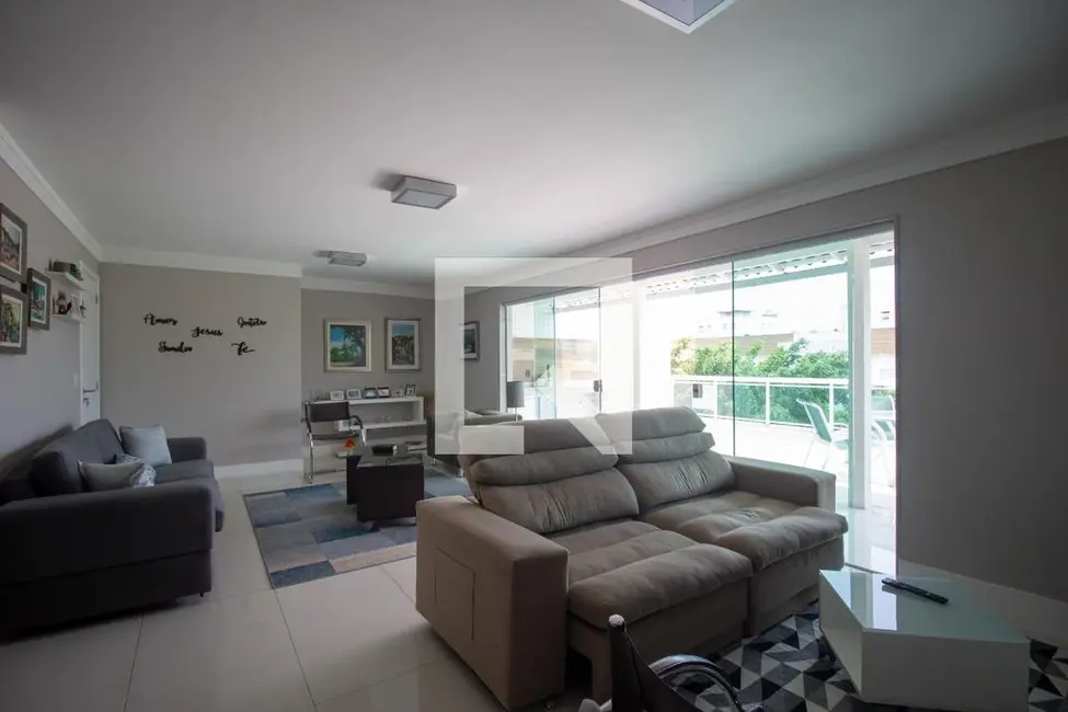 Apartamento com 3 quartos à venda, 243m2 em Rio De Janeiro - RJ - imagem 5 Foto 5 de Apartamento com 3 quartos à venda, 243m2 em Rio De Janeiro - RJ
