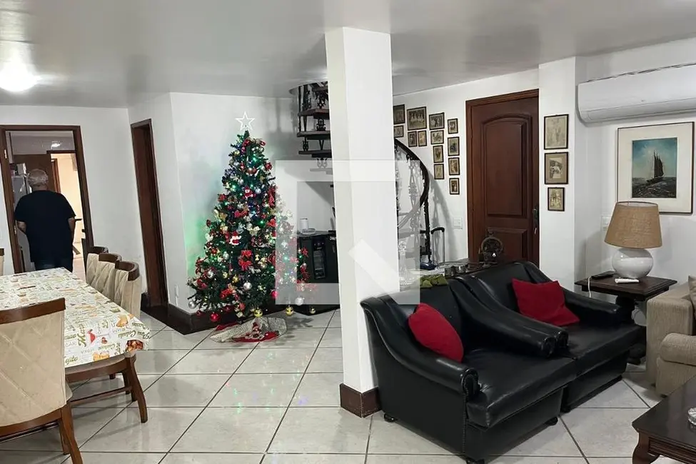 Casa com 7 quartos à venda, 269m2 em Rio De Janeiro - RJ - imagem 8 Foto 8 de Casa com 7 quartos à venda, 269m2 em Rio De Janeiro - RJ