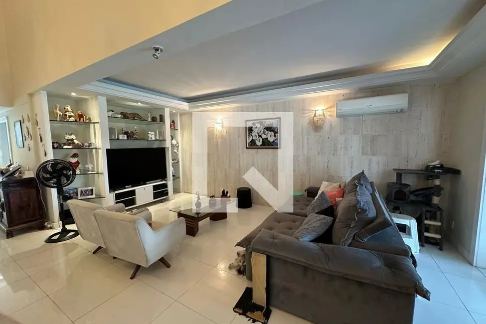 Casa com 4 quartos à venda, 709m2 em Rio De Janeiro - RJ - imagem 2 Foto 2 de Casa com 4 quartos à venda, 709m2 em Rio De Janeiro - RJ