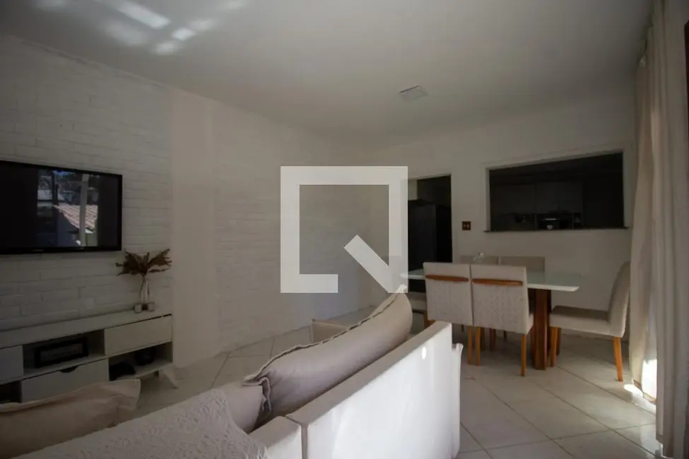 Foto 2 de Casa com 2 quartos à venda, 105m2 em Rio De Janeiro - RJ