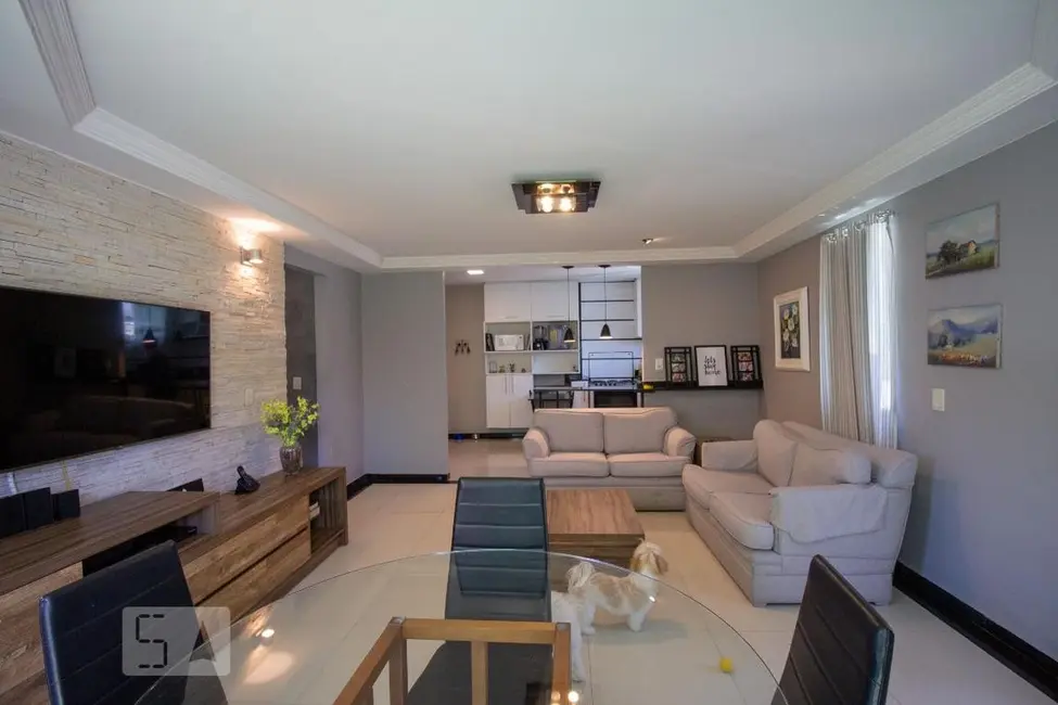 Casa de Condomínio com 3 quartos à venda, 250m2 em Rio De Janeiro - RJ - imagem 3 Foto 3 de Casa de Condomínio com 3 quartos à venda, 250m2 em Rio De Janeiro - RJ