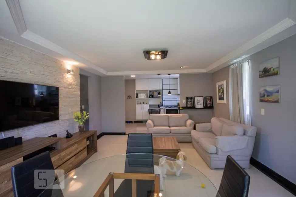 Casa de Condomínio com 3 quartos à venda, 250m2 em Rio De Janeiro - RJ - imagem 4 Foto 4 de Casa de Condomínio com 3 quartos à venda, 250m2 em Rio De Janeiro - RJ
