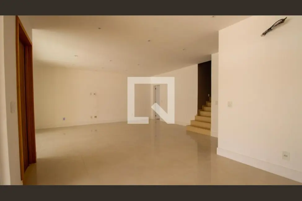 Casa com 4 quartos à venda, 320m2 em Rio De Janeiro - RJ - imagem 5 Foto 5 de Casa com 4 quartos à venda, 320m2 em Rio De Janeiro - RJ