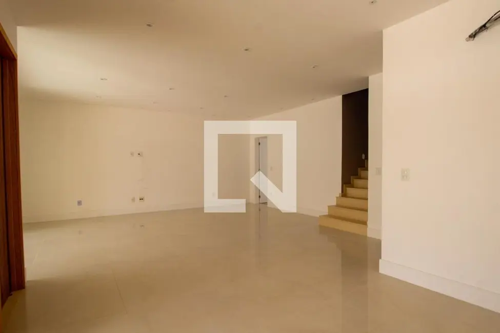 Casa com 4 quartos à venda, 320m2 em Rio De Janeiro - RJ - imagem 6 Foto 6 de Casa com 4 quartos à venda, 320m2 em Rio De Janeiro - RJ
