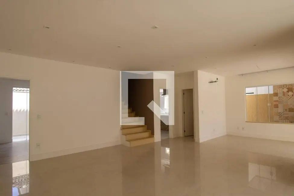 Casa com 4 quartos à venda, 320m2 em Rio De Janeiro - RJ - imagem 2 Foto 2 de Casa com 4 quartos à venda, 320m2 em Rio De Janeiro - RJ