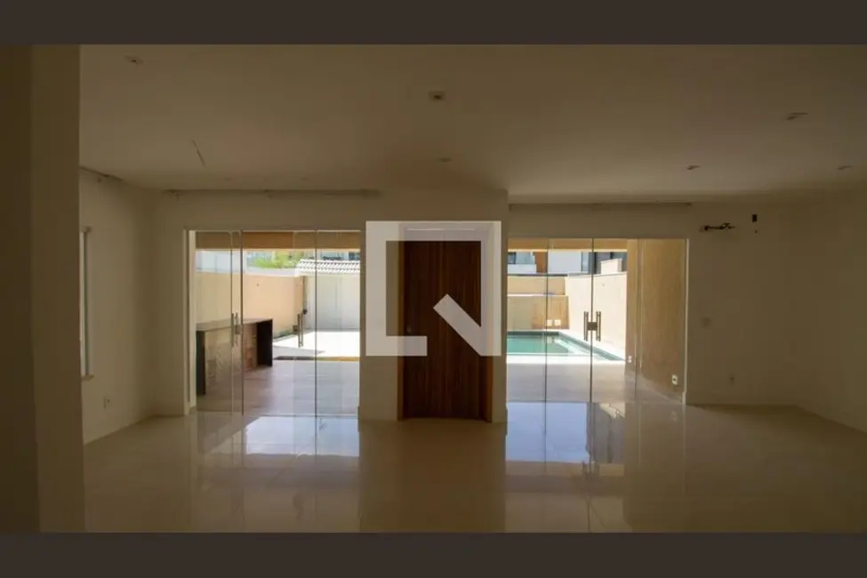 Casa com 4 quartos à venda, 320m2 em Rio De Janeiro - RJ - imagem 9 Foto 9 de Casa com 4 quartos à venda, 320m2 em Rio De Janeiro - RJ