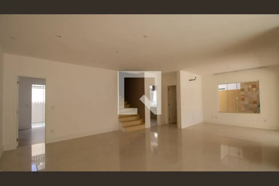 Casa com 4 quartos à venda, 320m2 em Rio De Janeiro - RJ - imagem 1 Foto 1 de Casa com 4 quartos à venda, 320m2 em Rio De Janeiro - RJ