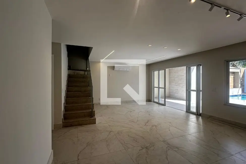 Foto 3 de Casa com 4 quartos à venda, 273m2 em Rio De Janeiro - RJ