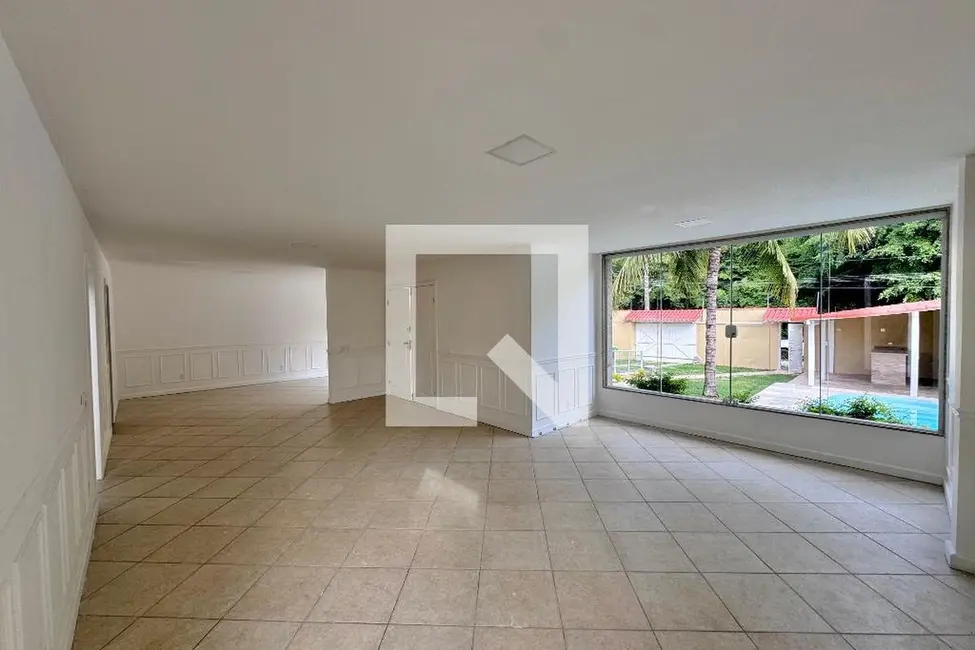 Foto 2 de Casa com 4 quartos à venda, 600m2 em Rio De Janeiro - RJ