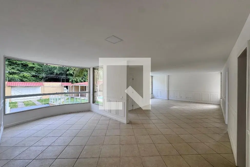 Foto 1 de Casa com 4 quartos à venda, 600m2 em Rio De Janeiro - RJ
