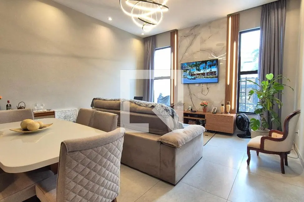 Casa de Condomínio com 3 quartos à venda, 220m2 em Rio De Janeiro - RJ - imagem 2 Foto 2 de Casa de Condomínio com 3 quartos à venda, 220m2 em Rio De Janeiro - RJ