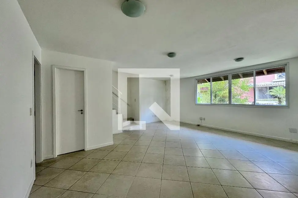 Foto 2 de Casa de Condomínio com 4 quartos à venda, 200m2 em Rio De Janeiro - RJ