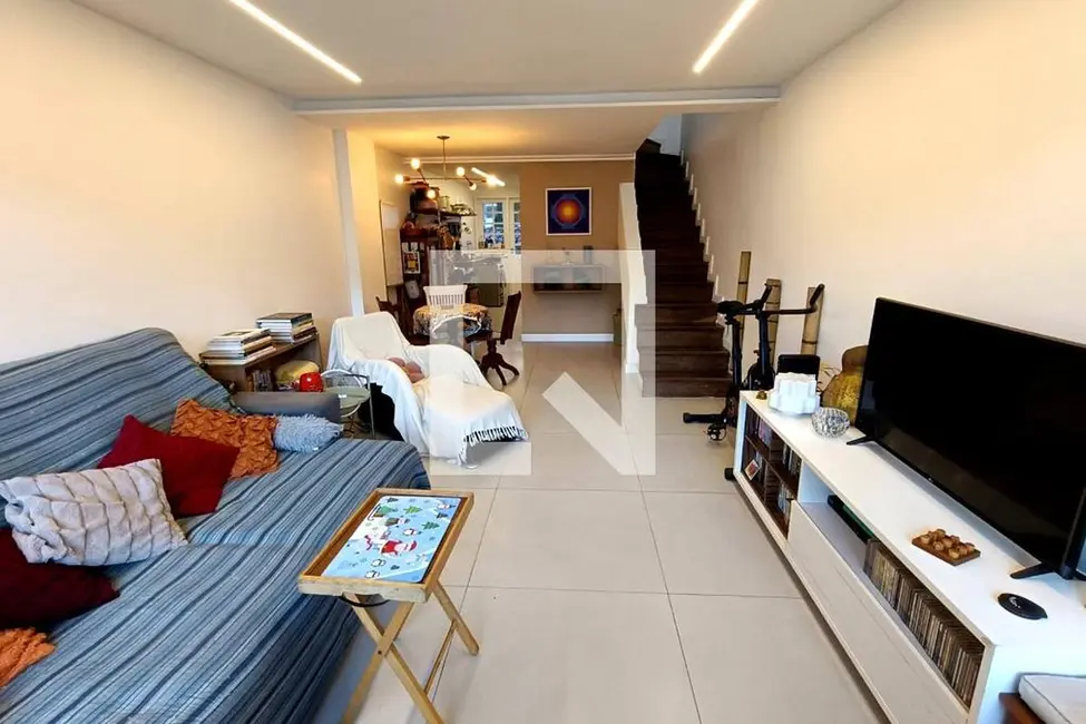 Casa com 4 quartos à venda, 141m2 em Rio De Janeiro - RJ - imagem 2 Foto 2 de Casa com 4 quartos à venda, 141m2 em Rio De Janeiro - RJ