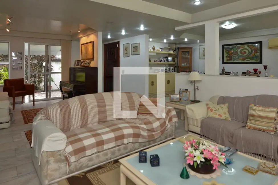 Foto 2 de Casa com 7 quartos à venda, 500m2 em Rio De Janeiro - RJ