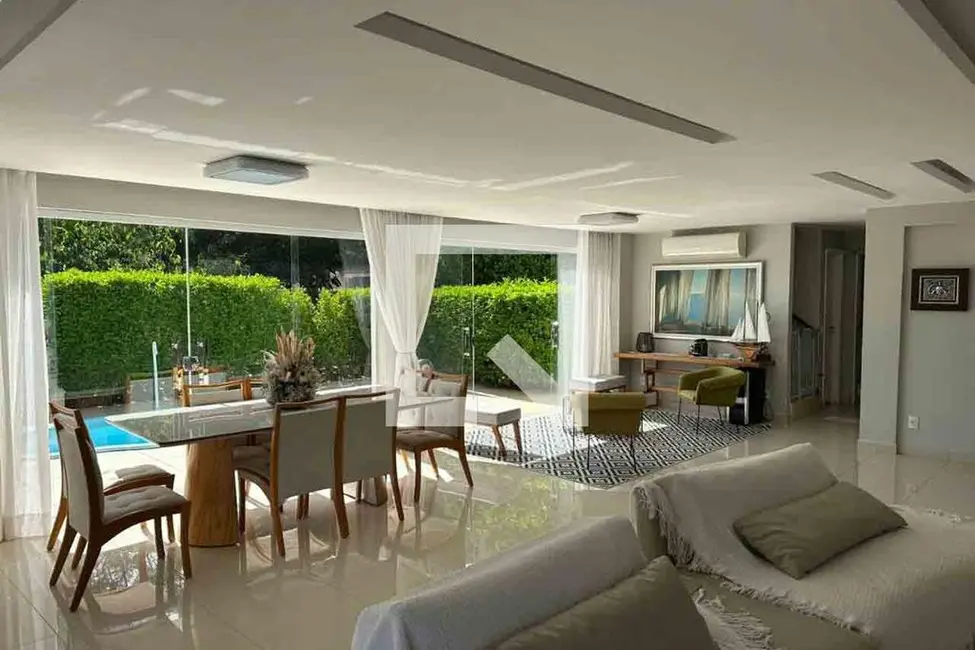 Casa com 4 quartos à venda, 290m2 em Rio De Janeiro - RJ - imagem 2 Foto 2 de Casa com 4 quartos à venda, 290m2 em Rio De Janeiro - RJ