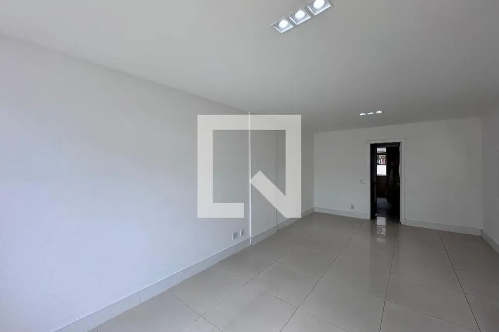 Foto 8 de Casa com 3 quartos à venda, 480m2 em Rio De Janeiro - RJ