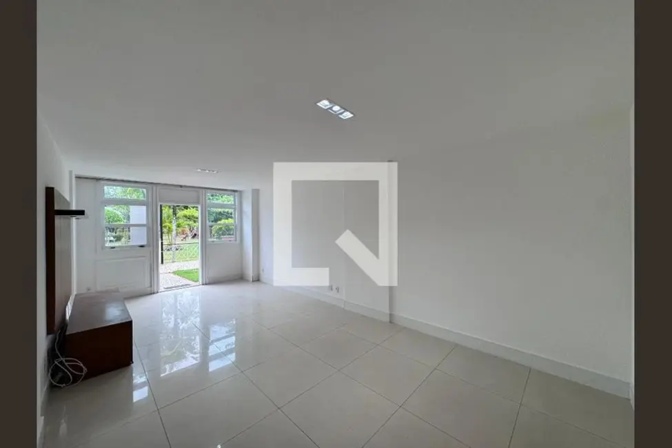 Foto 3 de Casa com 3 quartos à venda, 480m2 em Rio De Janeiro - RJ
