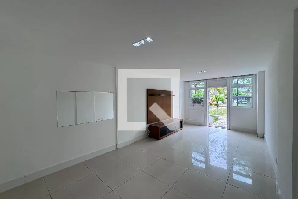 Foto 2 de Casa com 3 quartos à venda, 480m2 em Rio De Janeiro - RJ