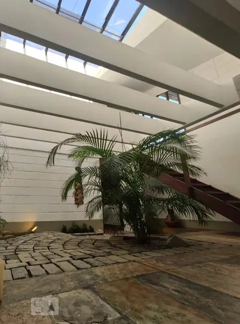 Casa com 5 quartos à venda, 320m2 em Rio De Janeiro - RJ - imagem 8 Foto 8 de Casa com 5 quartos à venda, 320m2 em Rio De Janeiro - RJ