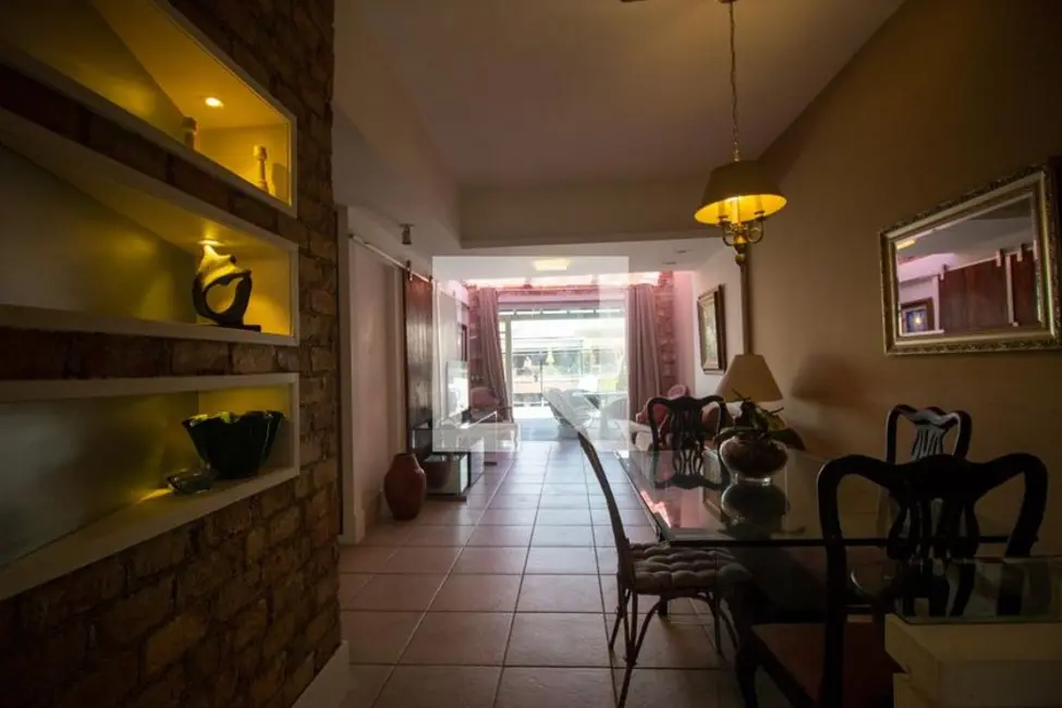 Apartamento com 3 quartos à venda, 200m2 em Rio De Janeiro - RJ - imagem 3 Foto 3 de Apartamento com 3 quartos à venda, 200m2 em Rio De Janeiro - RJ