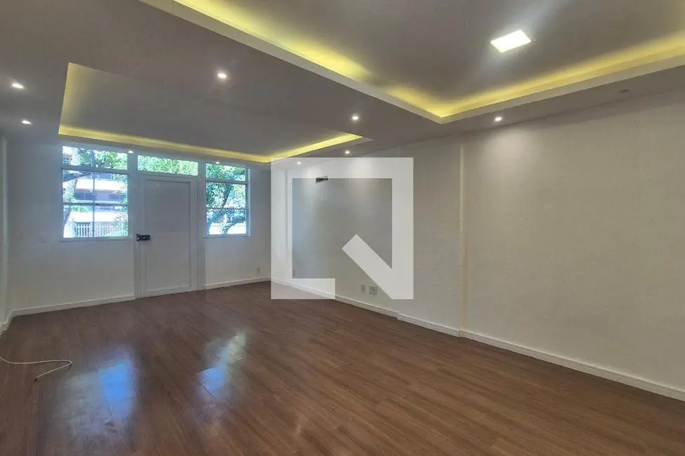 Casa com 3 quartos à venda, 200m2 em Rio De Janeiro - RJ - imagem 3 Foto 3 de Casa com 3 quartos à venda, 200m2 em Rio De Janeiro - RJ