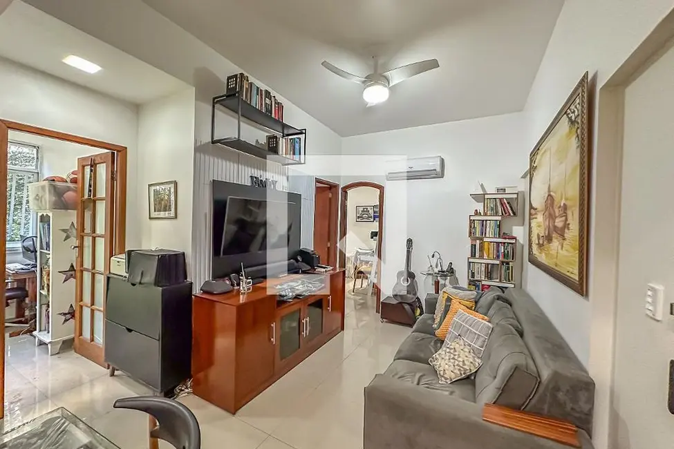 Apartamento com 3 quartos à venda, 63m2 em Urca, Rio De Janeiro - RJ - imagem 2 Foto 2 de Apartamento com 3 quartos à venda, 63m2 em Urca, Rio De Janeiro - RJ