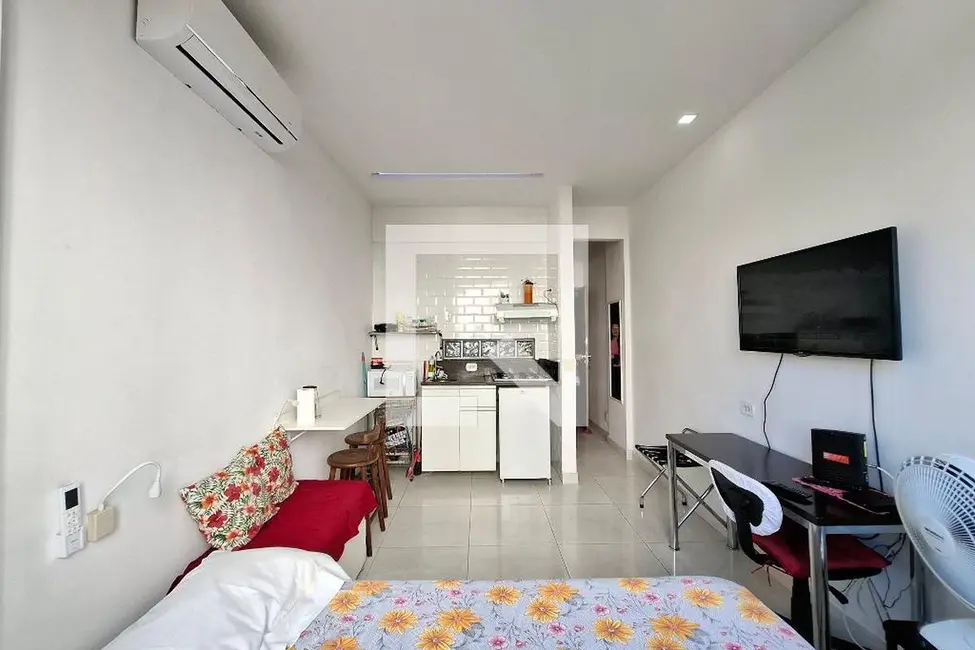 Kitnet com 1 quarto à venda, 18m2 em Botafogo, Rio De Janeiro - RJ - imagem 2 Foto 2 de Kitnet com 1 quarto à venda, 18m2 em Botafogo, Rio De Janeiro - RJ