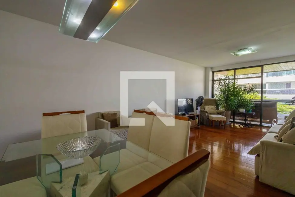 Apartamento com 3 quartos à venda, 139m2 em Rio De Janeiro - RJ - imagem 4 Foto 4 de Apartamento com 3 quartos à venda, 139m2 em Rio De Janeiro - RJ