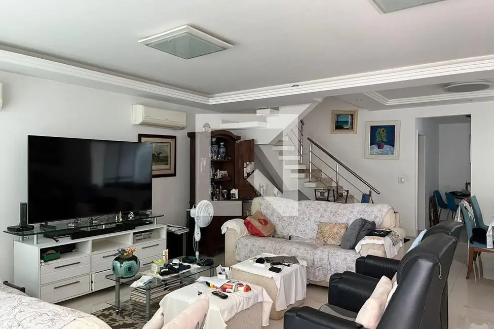 Casa com 4 quartos à venda, 320m2 em Rio De Janeiro - RJ - imagem 2 Foto 2 de Casa com 4 quartos à venda, 320m2 em Rio De Janeiro - RJ