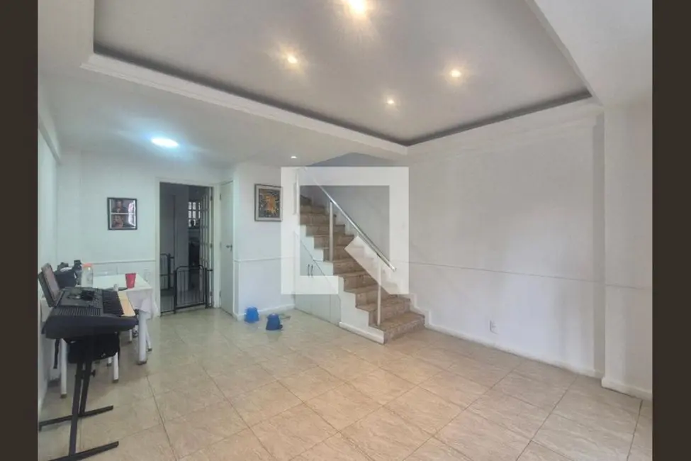 Casa com 3 quartos à venda, 140m2 em Rio De Janeiro - RJ - imagem 5 Foto 5 de Casa com 3 quartos à venda, 140m2 em Rio De Janeiro - RJ
