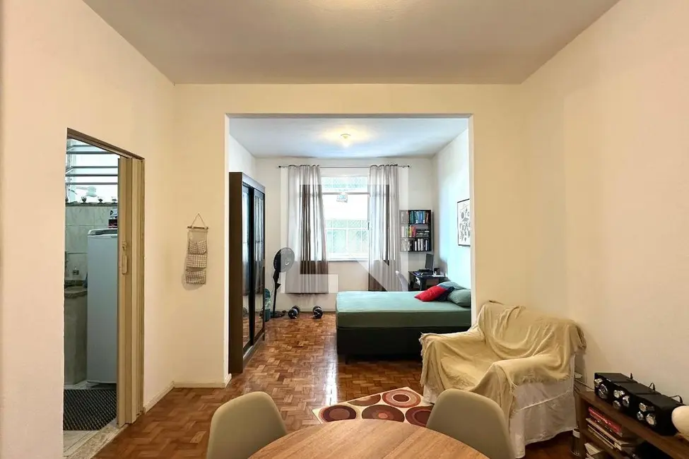Kitnet com 1 quarto à venda, 35m2 em Urca, Rio De Janeiro - RJ - imagem 2 Foto 2 de Kitnet com 1 quarto à venda, 35m2 em Urca, Rio De Janeiro - RJ