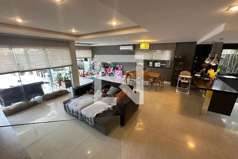 Foto 2 de Casa com 4 quartos à venda, 273m2 em Rio De Janeiro - RJ