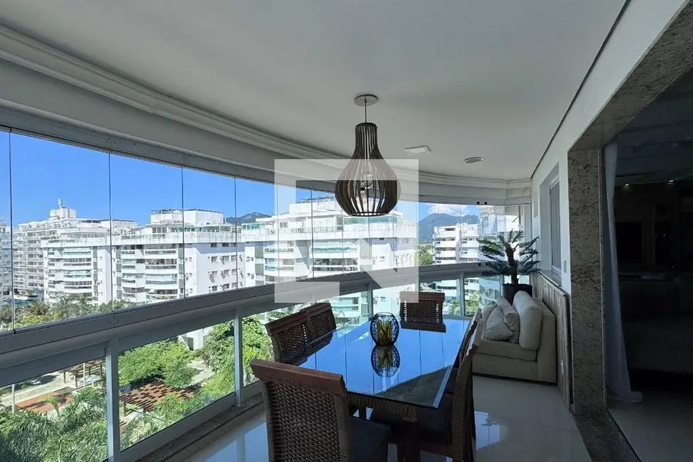 Apartamento com 3 quartos à venda, 200m2 em Rio De Janeiro - RJ - imagem 9 Foto 9 de Apartamento com 3 quartos à venda, 200m2 em Rio De Janeiro - RJ