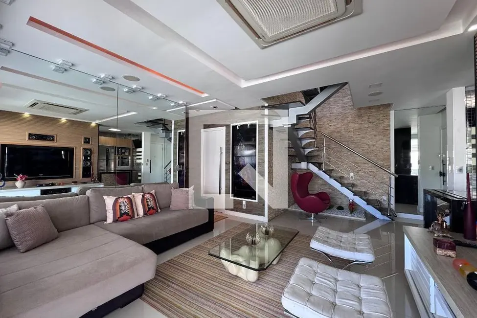 Apartamento com 3 quartos à venda, 200m2 em Rio De Janeiro - RJ - imagem 4 Foto 4 de Apartamento com 3 quartos à venda, 200m2 em Rio De Janeiro - RJ