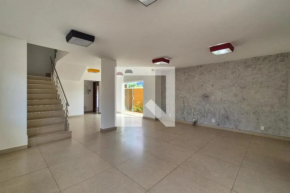 Casa com 4 quartos à venda, 416m2 em Rio De Janeiro - RJ - imagem 2 Foto 2 de Casa com 4 quartos à venda, 416m2 em Rio De Janeiro - RJ