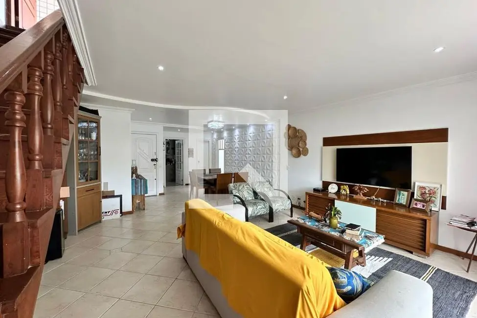 Apartamento com 5 quartos à venda, 220m2 em Rio De Janeiro - RJ - imagem 8 Foto 8 de Apartamento com 5 quartos à venda, 220m2 em Rio De Janeiro - RJ