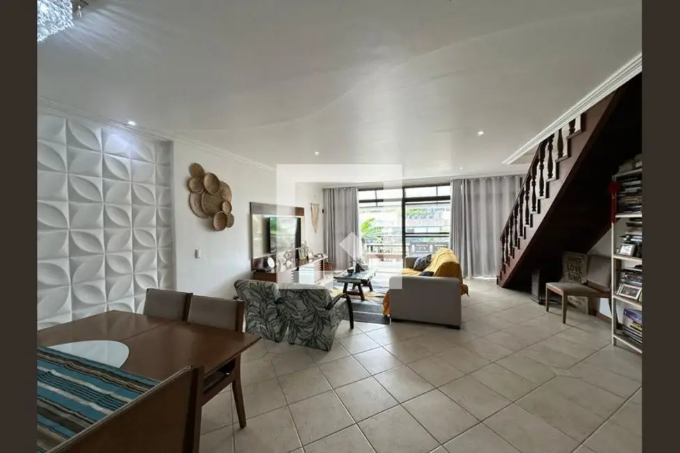 Apartamento com 5 quartos à venda, 220m2 em Rio De Janeiro - RJ - imagem 3 Foto 3 de Apartamento com 5 quartos à venda, 220m2 em Rio De Janeiro - RJ