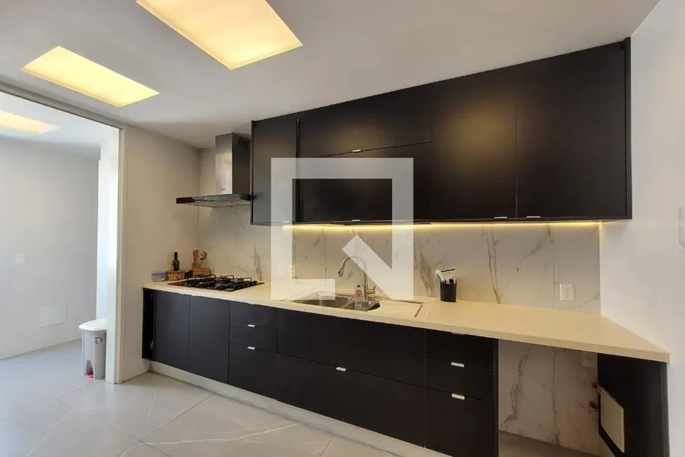 Apartamento com 3 quartos à venda, 220m2 em Rio De Janeiro - RJ - imagem 4 Foto 4 de Apartamento com 3 quartos à venda, 220m2 em Rio De Janeiro - RJ