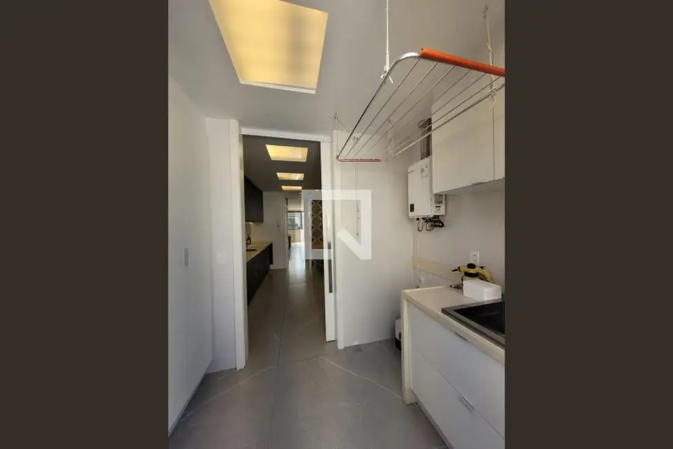 Apartamento com 3 quartos à venda, 220m2 em Rio De Janeiro - RJ - imagem 9 Foto 9 de Apartamento com 3 quartos à venda, 220m2 em Rio De Janeiro - RJ