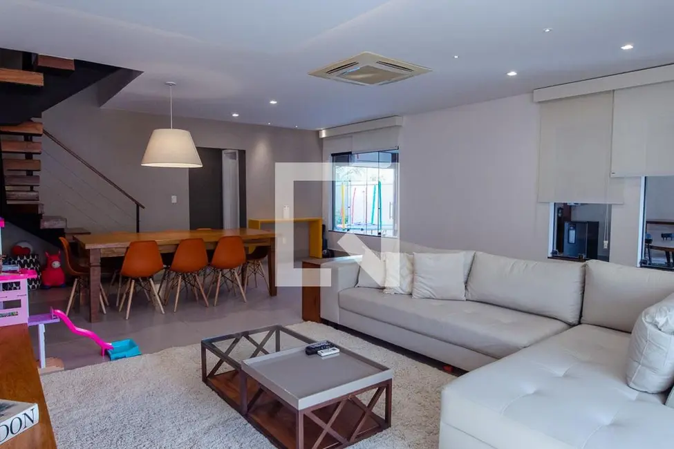 Casa de Condomínio com 4 quartos à venda, 293m2 em Rio De Janeiro - RJ - imagem 4 Foto 4 de Casa de Condomínio com 4 quartos à venda, 293m2 em Rio De Janeiro - RJ