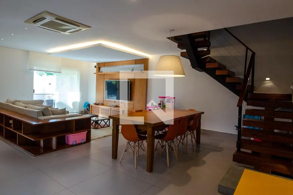 Casa de Condomínio com 4 quartos à venda, 293m2 em Rio De Janeiro - RJ - imagem 2 Foto 2 de Casa de Condomínio com 4 quartos à venda, 293m2 em Rio De Janeiro - RJ