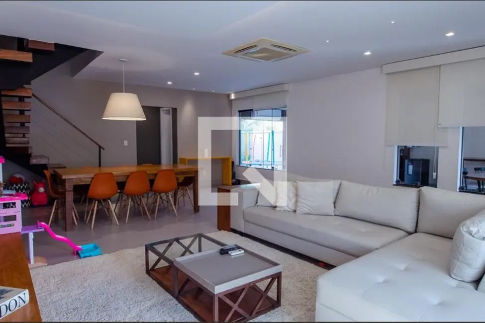 Casa de Condomínio com 4 quartos à venda, 293m2 em Rio De Janeiro - RJ - imagem 3 Foto 3 de Casa de Condomínio com 4 quartos à venda, 293m2 em Rio De Janeiro - RJ