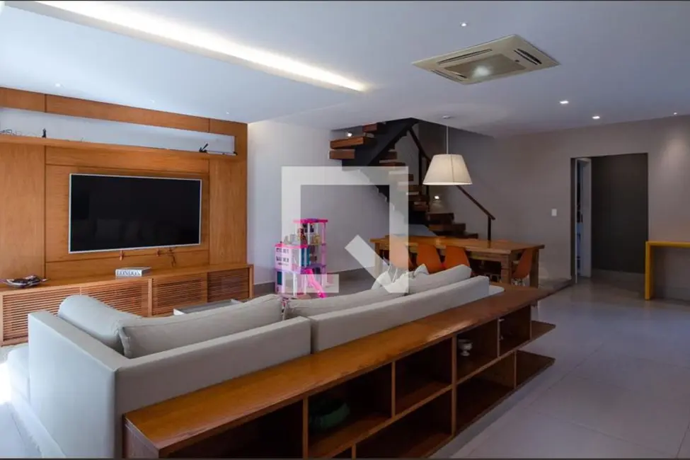 Casa de Condomínio com 4 quartos à venda, 293m2 em Rio De Janeiro - RJ - imagem 5 Foto 5 de Casa de Condomínio com 4 quartos à venda, 293m2 em Rio De Janeiro - RJ