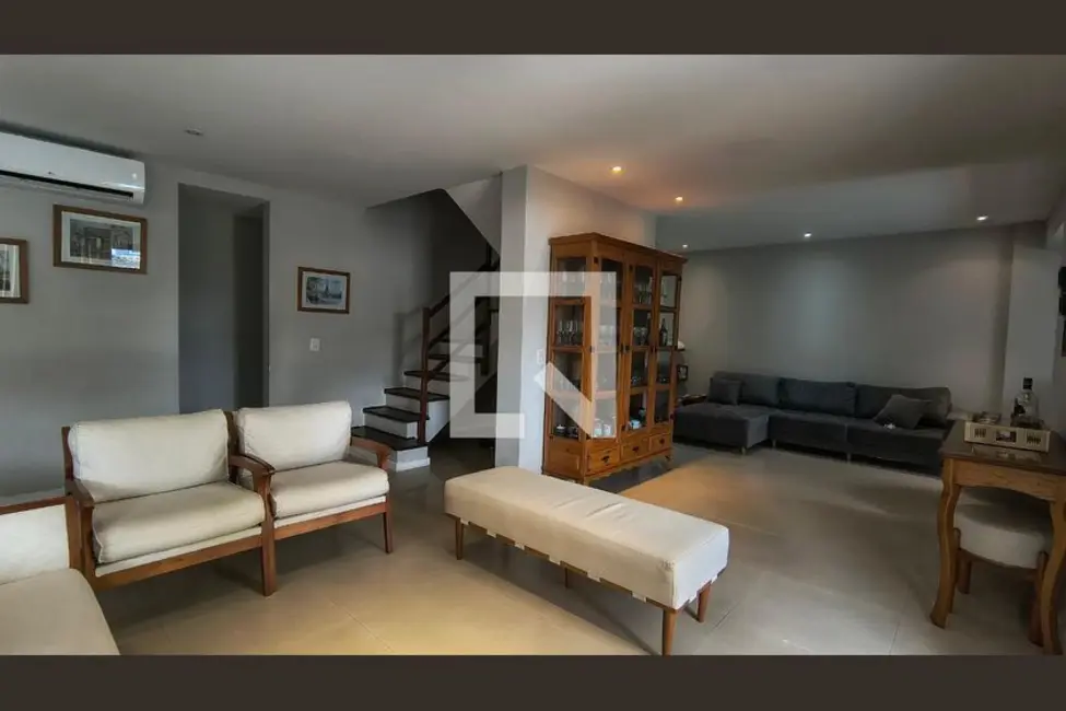 Foto 1 de Casa com 4 quartos à venda, 350m2 em Rio De Janeiro - RJ