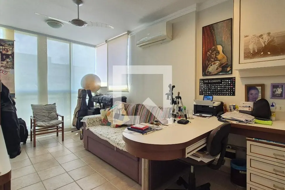 Foto 9 de Casa com 4 quartos à venda, 214m2 em Rio De Janeiro - RJ