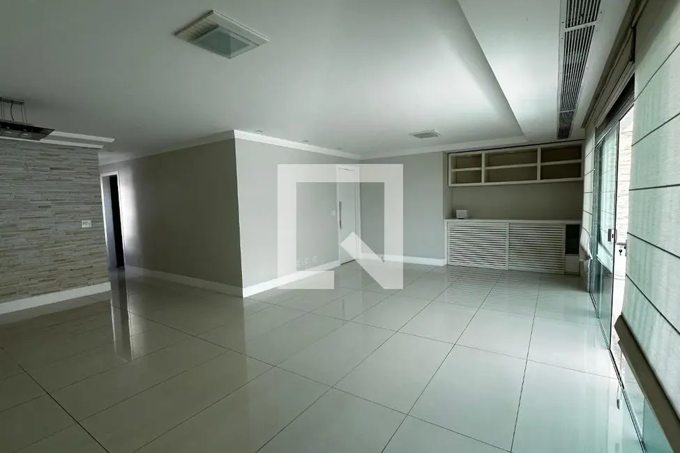 Apartamento com 3 quartos à venda, 180m2 em Rio De Janeiro - RJ - imagem 4 Foto 4 de Apartamento com 3 quartos à venda, 180m2 em Rio De Janeiro - RJ