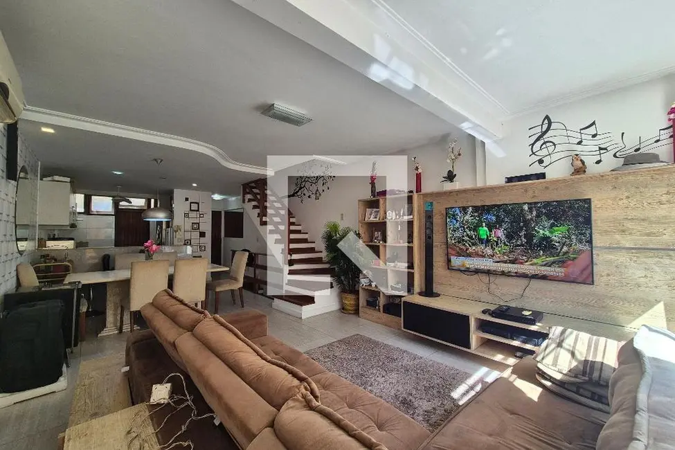 Foto 2 de Casa com 3 quartos à venda, 200m2 em Rio De Janeiro - RJ