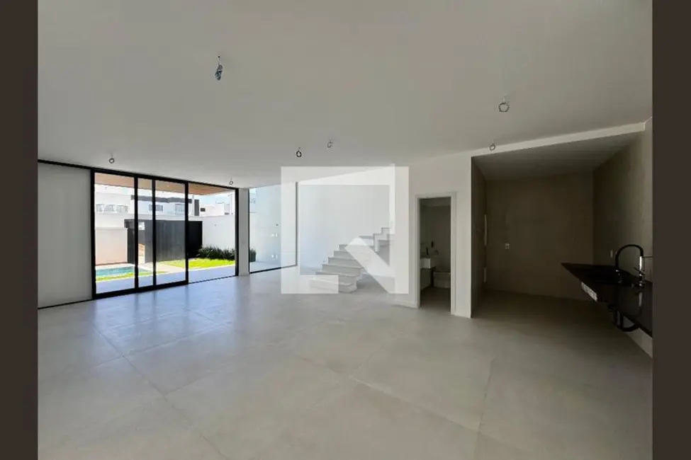 Casa com 3 quartos à venda, 230m2 em Rio De Janeiro - RJ - imagem 2 Foto 2 de Casa com 3 quartos à venda, 230m2 em Rio De Janeiro - RJ