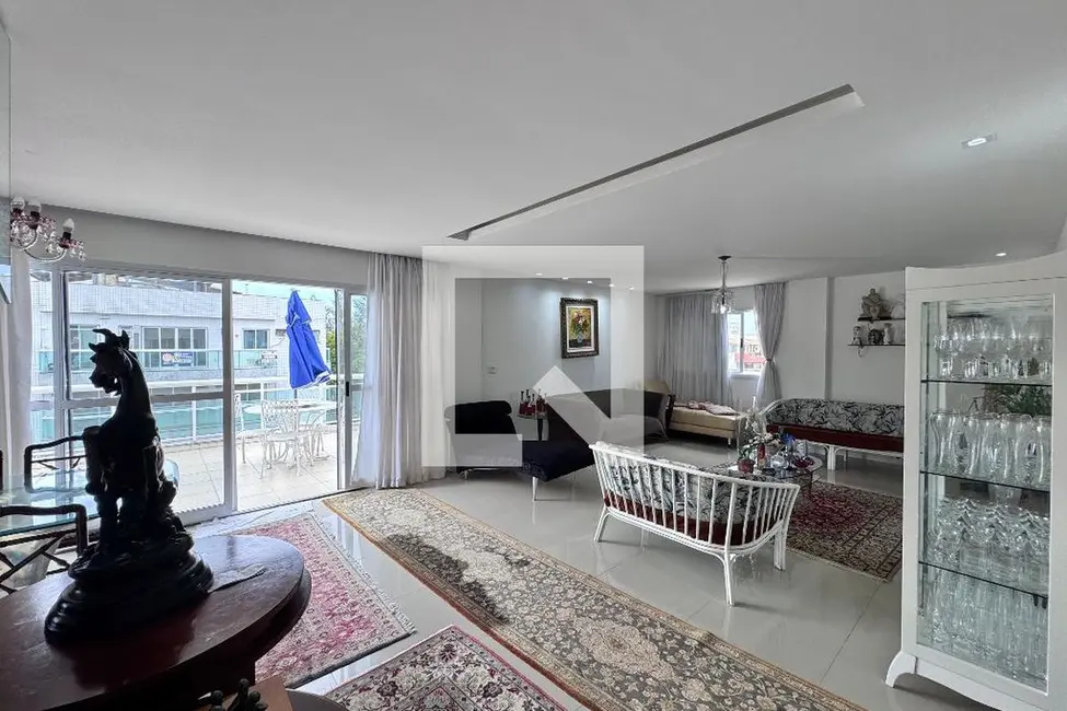 Apartamento com 3 quartos à venda, 360m2 em Rio De Janeiro - RJ - imagem 4 Foto 4 de Apartamento com 3 quartos à venda, 360m2 em Rio De Janeiro - RJ