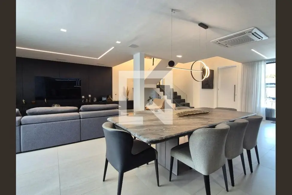 Casa de Condomínio com 2 quartos à venda, 270m2 em Rio De Janeiro - RJ - imagem 2 Foto 2 de Casa de Condomínio com 2 quartos à venda, 270m2 em Rio De Janeiro - RJ
